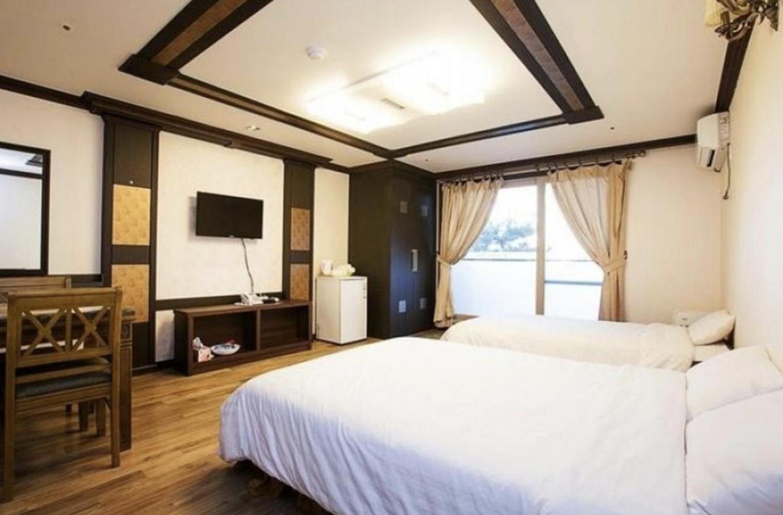 Jeju Ts Youth Hostel & Resort Seogwipo Bagian luar foto