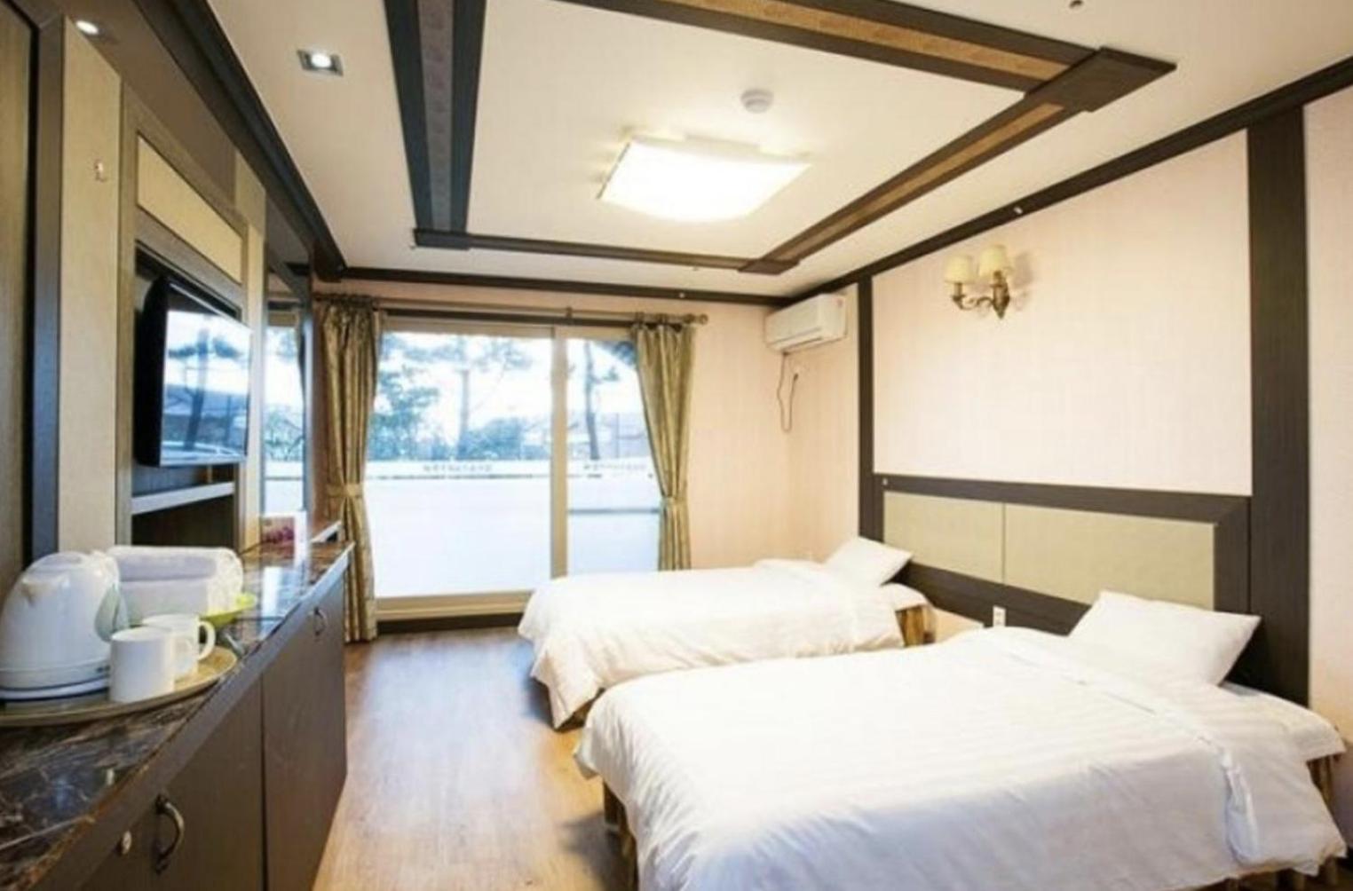 Jeju Ts Youth Hostel & Resort Seogwipo Bagian luar foto