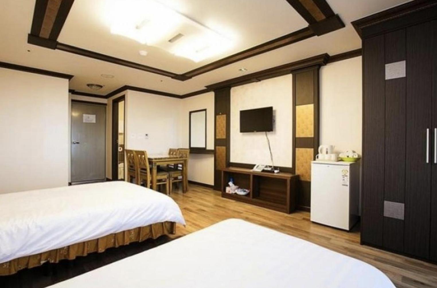 Jeju Ts Youth Hostel & Resort Seogwipo Bagian luar foto
