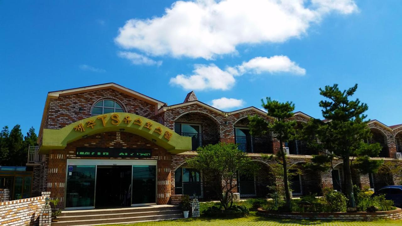 Jeju Ts Youth Hostel & Resort Seogwipo Bagian luar foto
