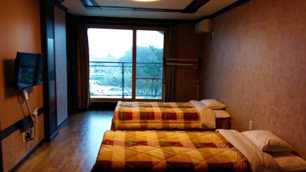 Jeju Ts Youth Hostel & Resort Seogwipo Bagian luar foto
